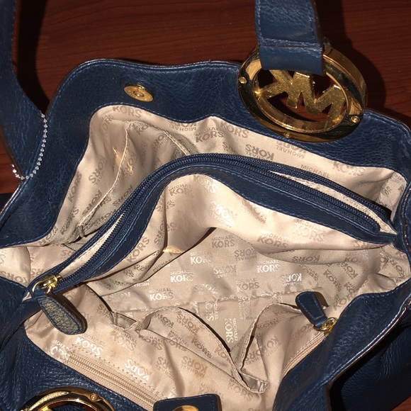 Michael Kors Fulton Navy Blue Leather Shoulder Bag - Picture 9 of 9